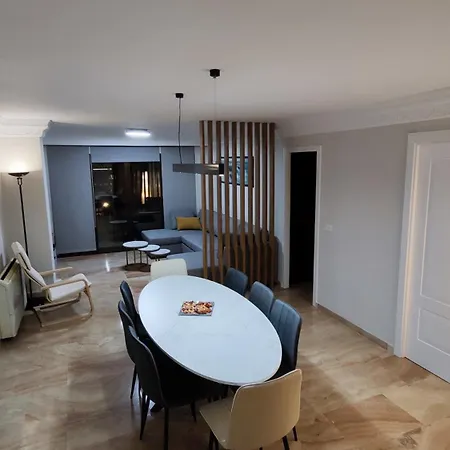 Seaviews Luxury Apartamento *